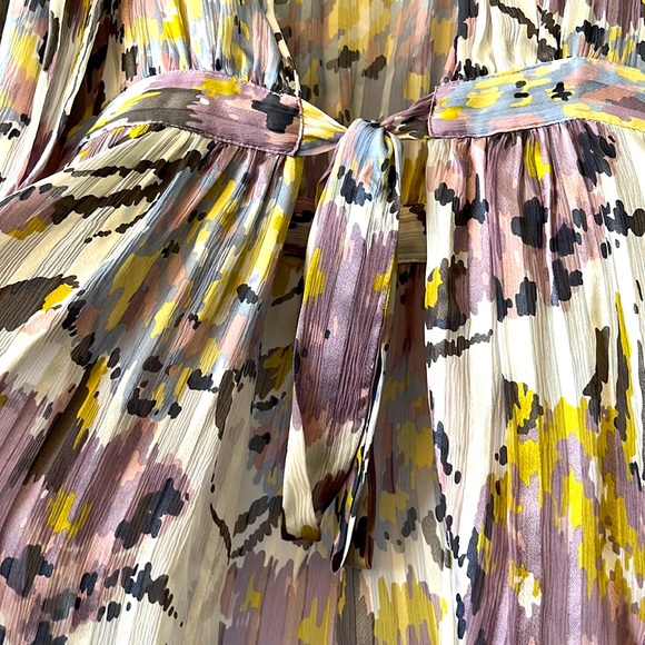 BCBGMaxAzria Multi-Color Print Tie-Waist Blouse, S - Picture 6 of 8